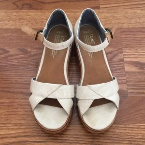 TOMS cork wedge sandals cream/white size 8.5